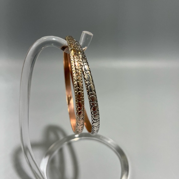 (2) Monet Stacking metal Bangle Bracelets. They have slightly different tones - Picture 2 of 8